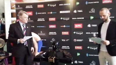 Muscle Worship: The Exact Weight of the Athlete 2