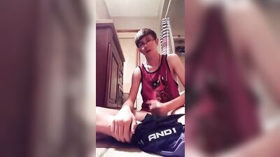 Hung Cute Nerdy Twink With Glasses: Jacking Off on Web-Cam!