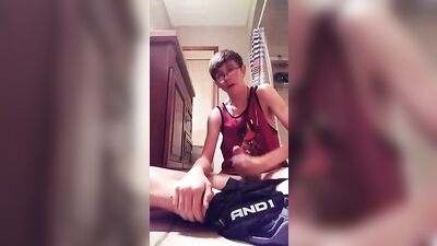 Hung Cute Nerdy Twink With Glasses: Jacking Off on Web-Cam!