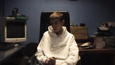 Hoodie Cam Boy - Web-Cam Amature Gay Porn Cumming Delights!