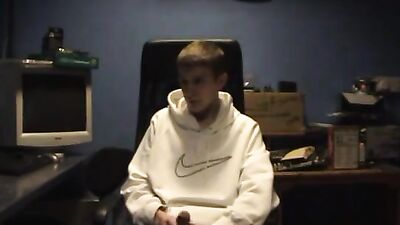 Hoodie Cam Boy - Web-Cam Amature Gay Porn Cumming Delights!