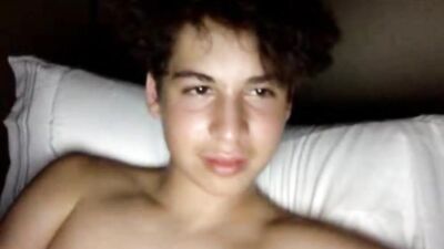 Gay Porn Video : Amateur Big Cocks Handjob with Cute Boy!