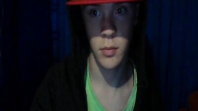 Kinky Cam Boy Does It All: The Ultimate Gay Porn Experience!