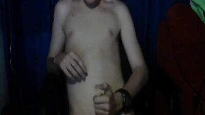 Kinky Cam Boy Does It All: The Ultimate Gay Porn Experience!