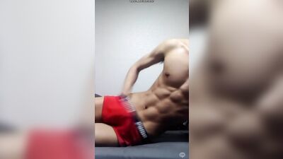 Red Shorts Asian Web-Cam: Korean Wank Explosion!