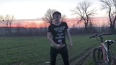Young Twink Rides Off into the Sunset for a Private Wank Session