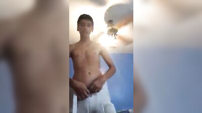 Gay Football Porn: Cumshot Amateurs with Big Cocks for Nerdy Teens