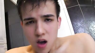 Young and Smooth: Edge Bath Masturbation!