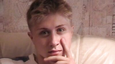 Felix Beautyboy rubs Himself