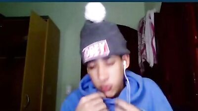 Nice latino boy very hot and smooth wank on cam