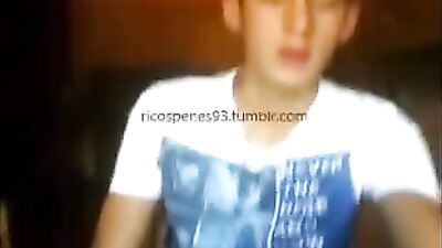 Sweet latino very beautiful wank and cum on cam