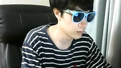 Japanese boy wank on cam