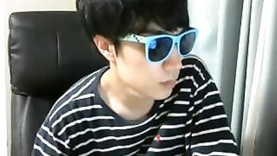 Japanese boy wank on cam