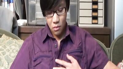 0096 Handsome japanese jerks off and give blowjob