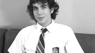 Handsome Collegeguys Wild Jerk-Off Session!