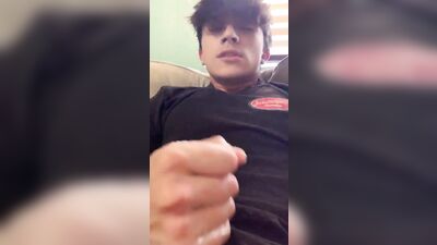 Irish Cumshot Twink: Amateur Jack-off Adventure!