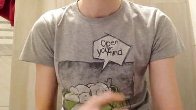 Red Hot Redhead Cum Shots: A Bathroom Wank with the Sexiest Hands!