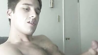 Face-Cumming Frat Boy Heats Up!