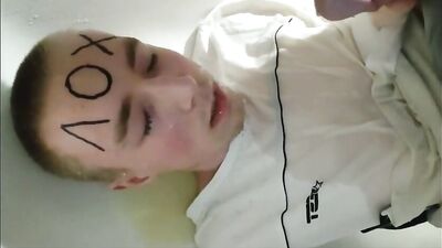 Cute Piss Drinker 2: Fetish Fixation