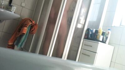 Markus Pelz Teen Cumshots: Amateur Handjob Showers!