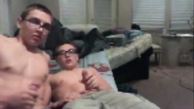 Double Nerdy Wank Twist! - Cum Shots Handjob Web-Cam #gayporn #nerdywanktwins #webcam