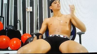 Gangbang in the City: Ewyubo Remake - Men Pleasure Night