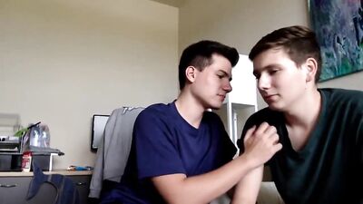 Gangbang Fun! Amateur Cum Shots with Lads in Bed - Web-Cam Lads Cum Fun