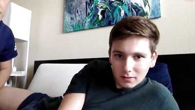 Gangbang Fun! Amateur Cum Shots with Lads in Bed - Web-Cam Lads Cum Fun