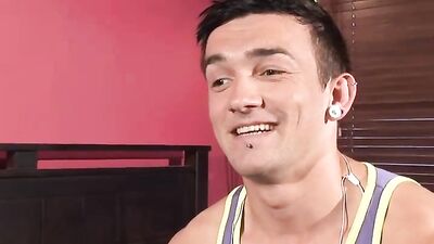 PornBoy: Muscle Men Hook-up in the Bedroom!