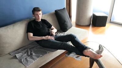 Sweaty Twink Feet - Cum Shots & Foot Fetish!