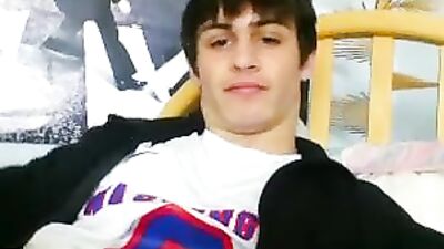 Jerking Off On Bed: Cum Shots Solo!