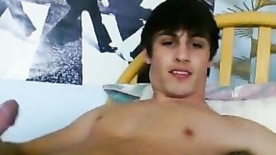 Jerking Off On Bed: Cum Shots Solo!