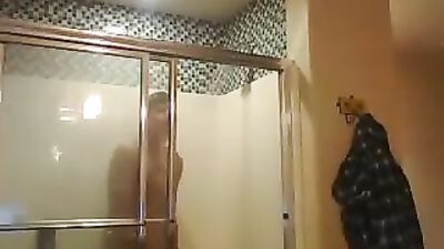 Horny Hawaiian: The Return of the Solo Web-Cam King!