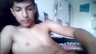 Alim XXX: The Ultimate Gay Porn Experience