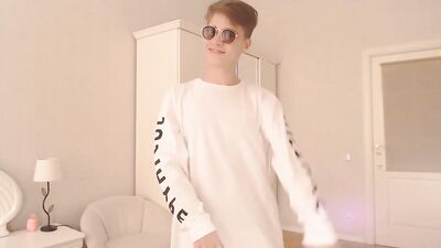 Blond Twink Exposes on Cam - Hardcore Gay Porn Action!