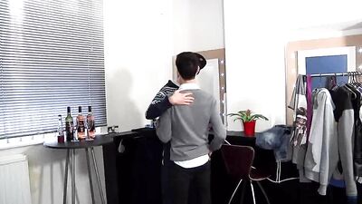 Tims Idol Encounter: Bareback Big Cocks Cum Shots!