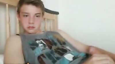 Beat It In Bed - Solo Web-Cam Porn Video