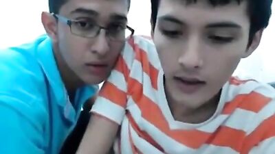 GayPornVideo: Couple Surfing the Web