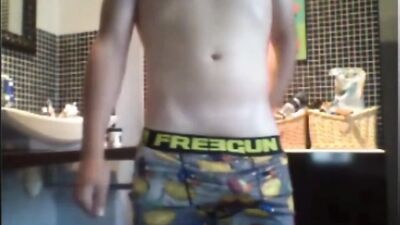 Free Gun Cum Web-Cam: A Gay Porn Solo Cum Show!