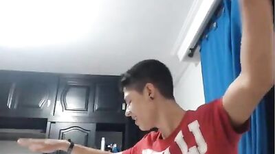 Strip and wank : Gay Porn Video with Amateur Twinks