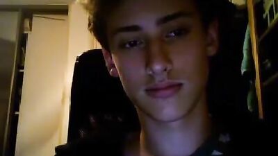 Gay Cute Solo Web-Cam Room - Get ready for the ultimate web-cam experience with this hot stud who knows how to please himself and you!