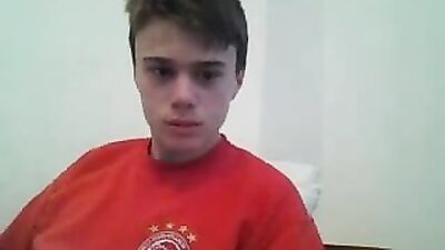 Four-Star Webcam Wanker: Gay Solo Porn Adventure!