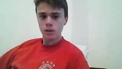 Four-Star Webcam Wanker: Gay Solo Porn Adventure!