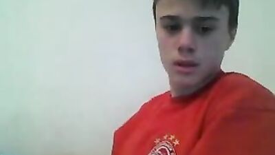 Four-Star Webcam Wanker: Gay Solo Porn Adventure!