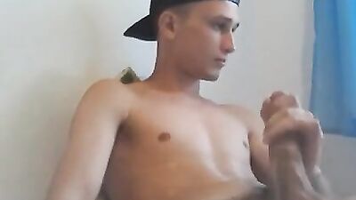 Hung Hottie Web-Cam Masturbation: A Gay Porn Masterpiece!