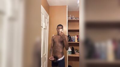 Jacking Off With The Amateur Black Quickie!