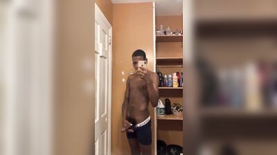 Jacking Off With The Amateur Black Quickie!