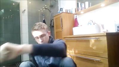 Gay Porn Web-Cam Solo: Take It Out and Go!