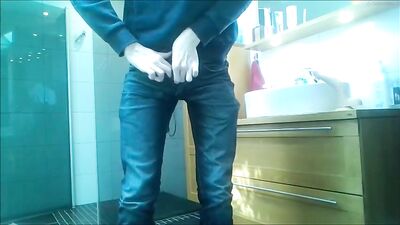 Gay Porn Web-Cam Solo: Take It Out and Go!