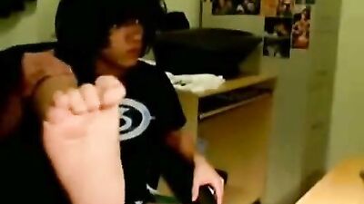 Sexy Feet Boy: Step into Web-Cam Fetish Heaven!